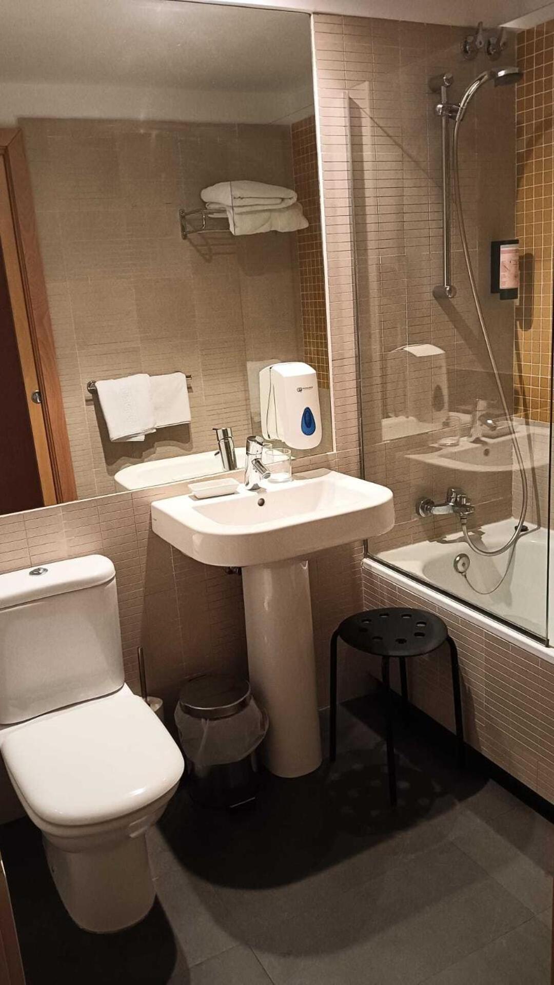 Gastro Hotel La Giraldilla Льерганес Номер фото